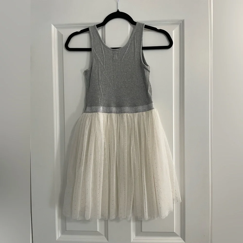 Girls 👗 GAP Gray and White Fit and Flare Dress Sleeveless Scoop Neck, size 10